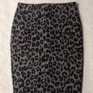 Body By Victoria Cheetah Print Pencil Skirt Sz 2 Stretch Mid Length Gray Vintage